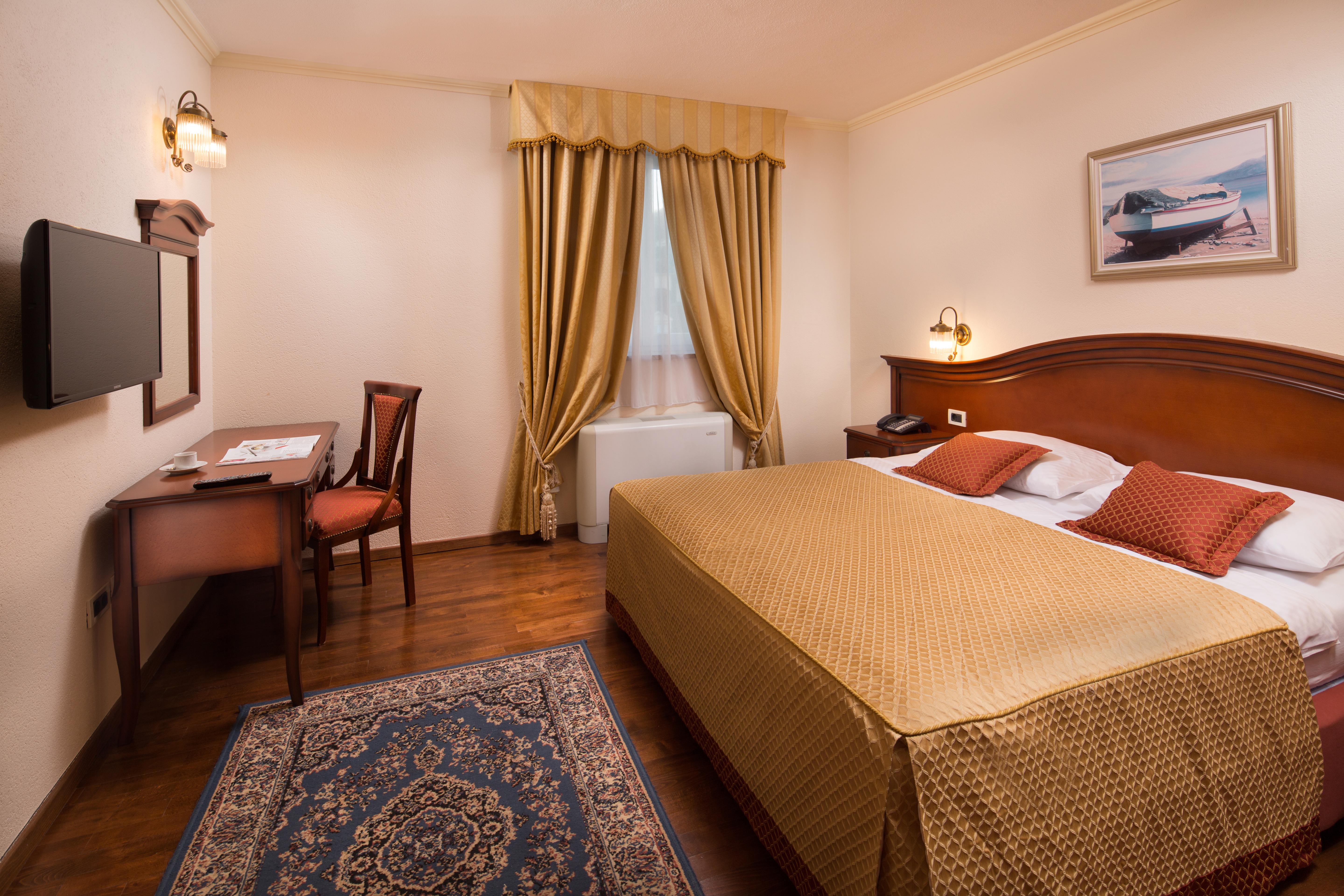 Hotel Savoy أوباتيا المظهر الخارجي الصورة